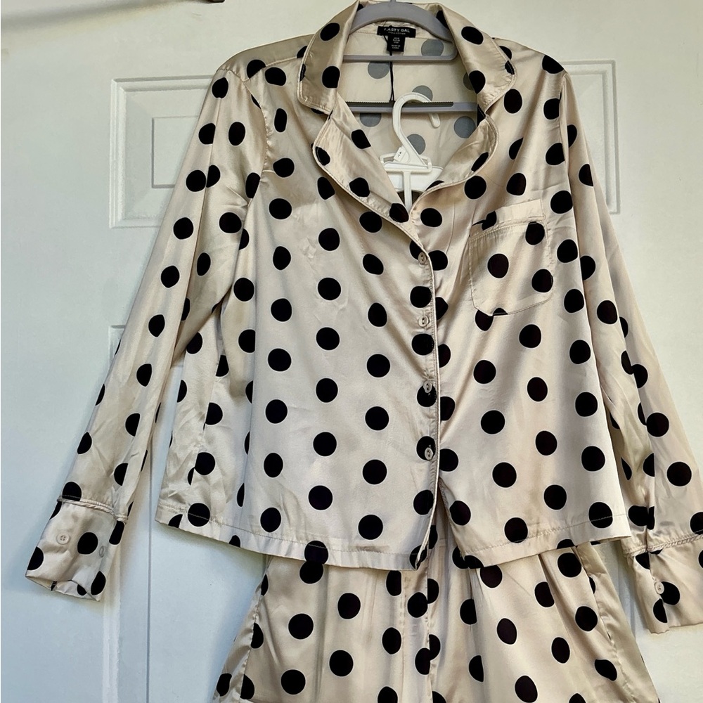 Nasty Gal 2 piece silky feel PJ set , cream color with black polkadots size 6